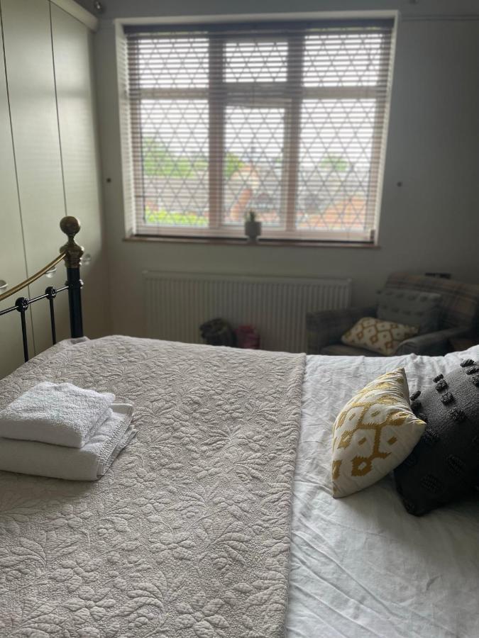 King Size Bed & En Suite Rolled Top Bath Private Lane Харрогейт Экстерьер фото