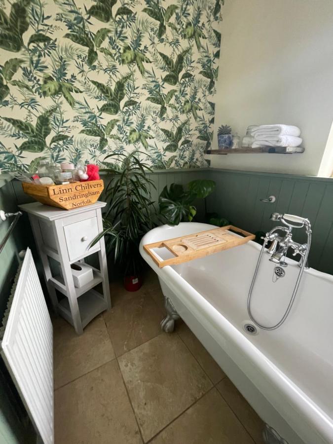 King Size Bed & En Suite Rolled Top Bath Private Lane Харрогейт Экстерьер фото