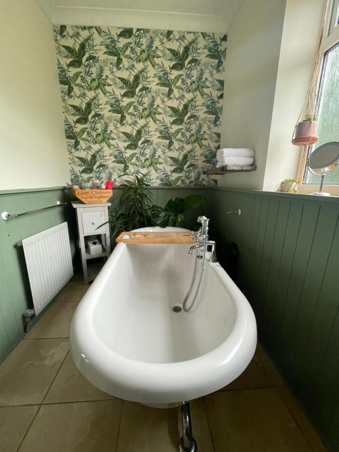 King Size Bed & En Suite Rolled Top Bath Private Lane Харрогейт Экстерьер фото